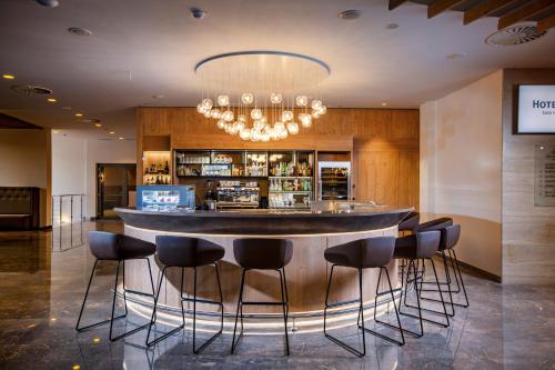 Bar del hotel · Hotel Park - Sava Hotels & Resorts