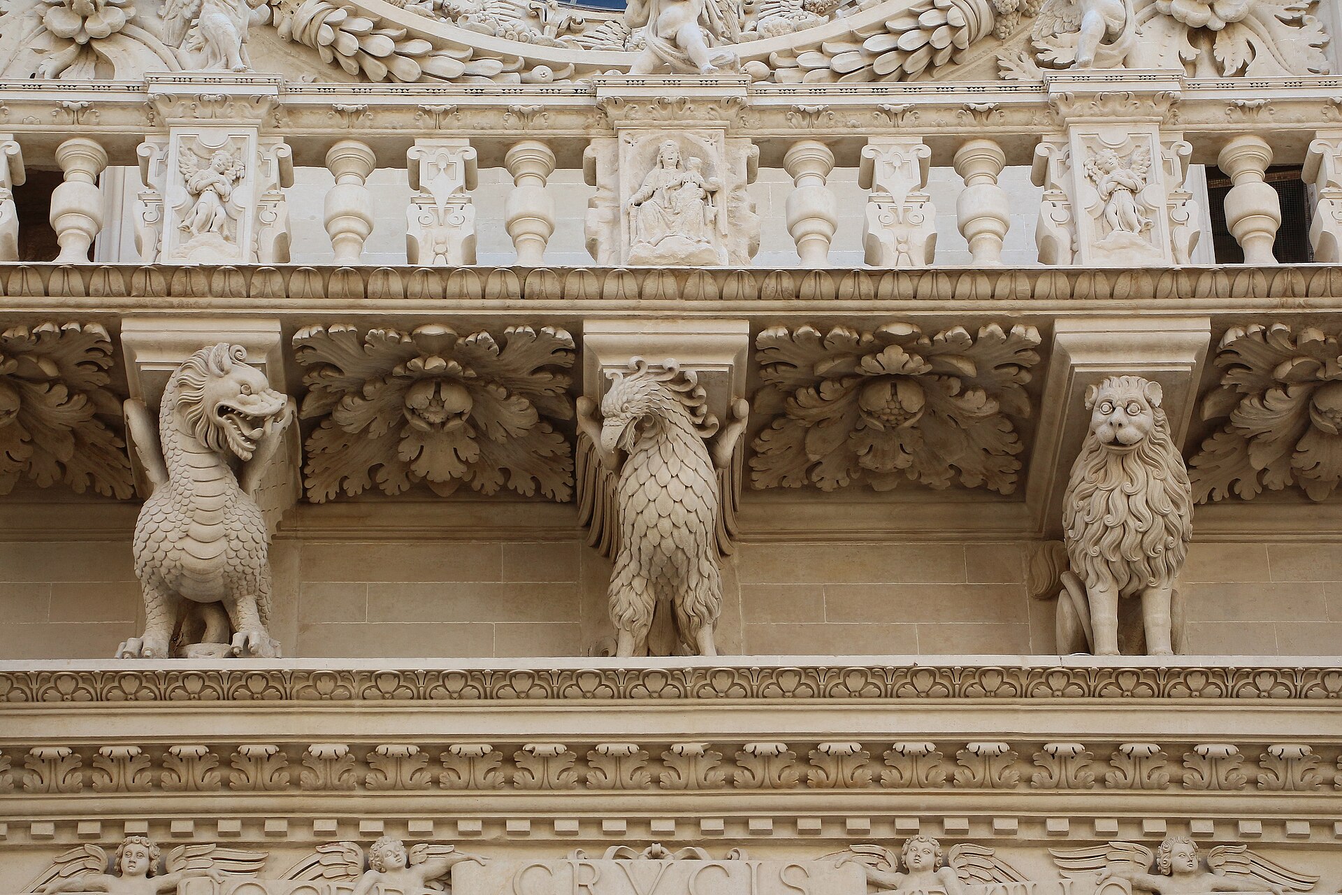 Fachada barroca de Santa Croce en Lecce, Puglia