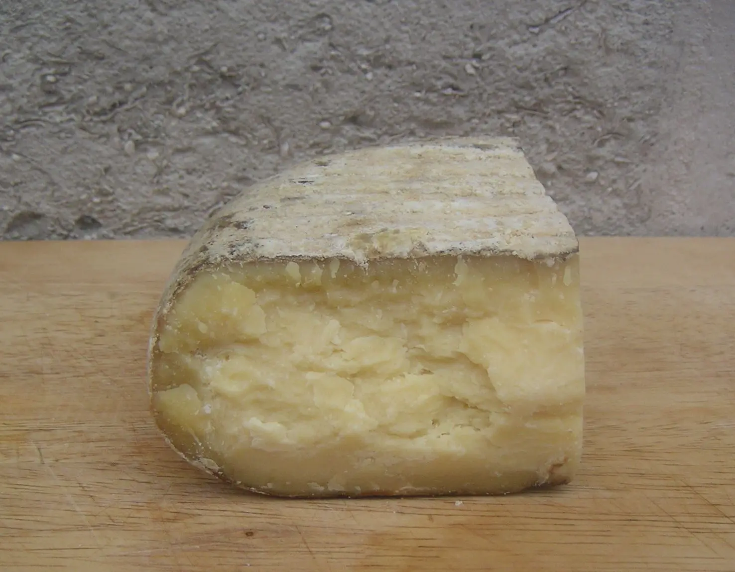 Cuña de queso artesano Mahón-Menorca curado